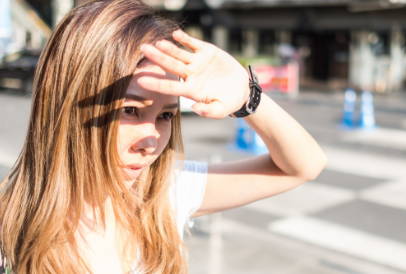 ¿Cómo se maneja el ojo rojo?